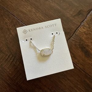 NEVER WORN Elisa Gold Pendant Necklace in Iridescent Drusy